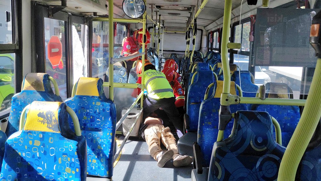 ¡Balacera en bus urbano: Presunto asaltante muere repelido por pasajero cerca de El Trébol!