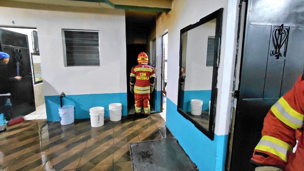 Fuego Fatal en las Sombras: Incendio Devora Habitación de Hotel y Cobra Vida de Huésped en Colonia La Florida