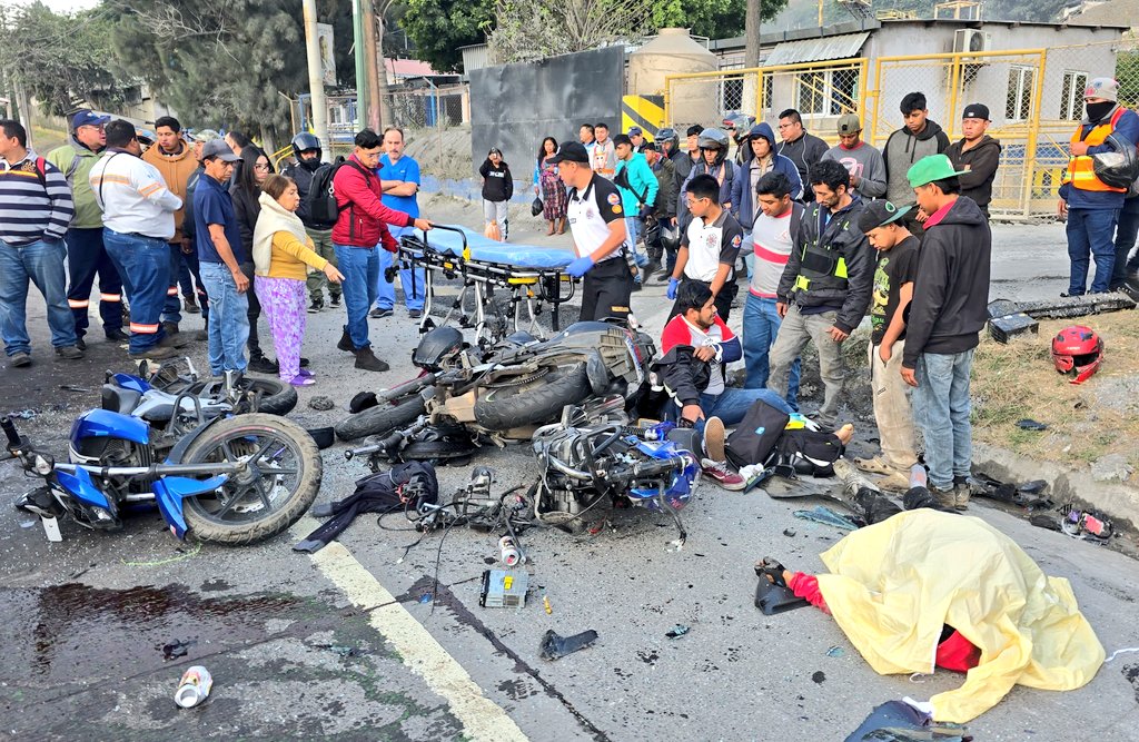 Tragedia Vial en Ruta al Pacífico: Colisión Múltiple Deja un Motorista Fallecido y Heridos Graves en Amatitlán