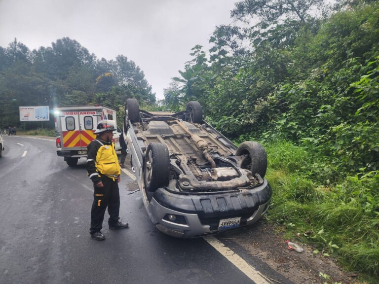 Volcadura en Ruta Interamericana: Conductor Sobrevive a Impacto que Paraliza Tráfico en Kilómetro 107.5