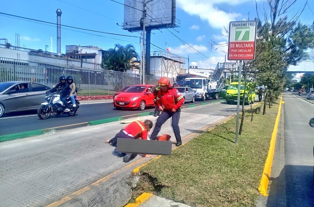 Tragedia Vial en Arteria Capitalina: Mujer Atropellada por Vehículo Fugaz en Calzada Aguilar Batres Deja Caos y Alarma