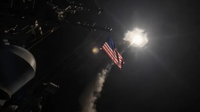 EE.UU. Lanza Ataques a Gran Escala contra el EI en Siria