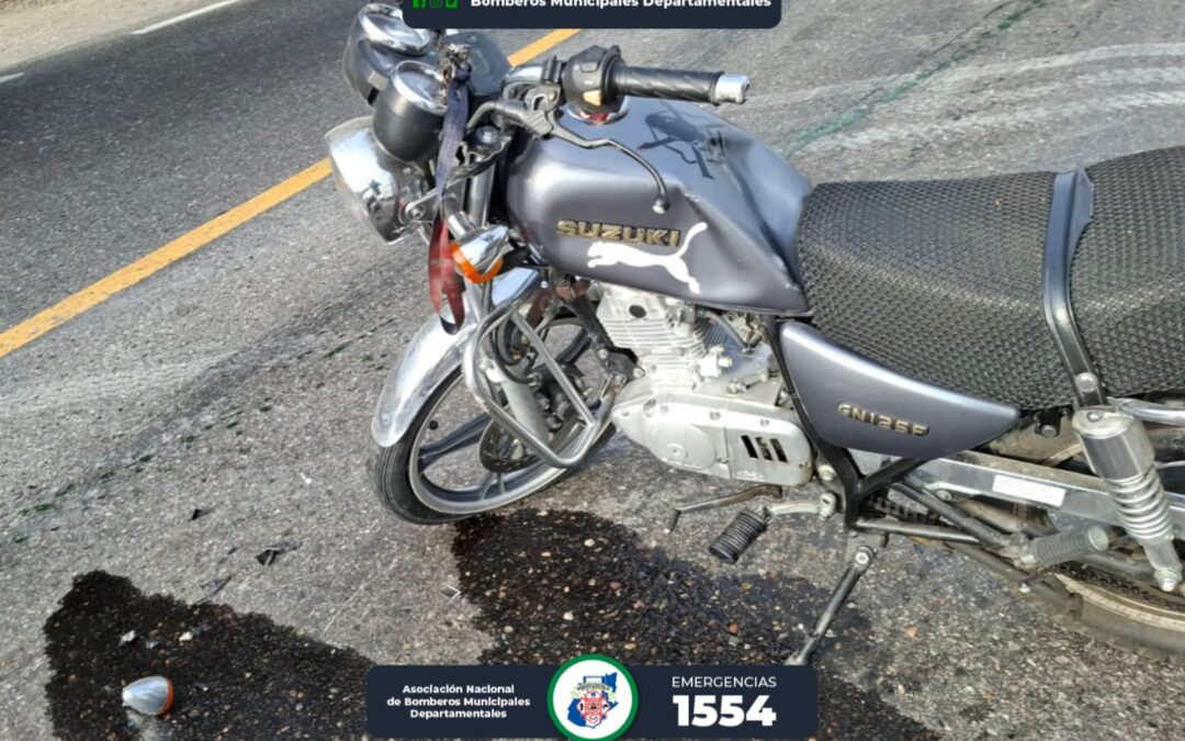 Motorista Herido en Caída Accidental en Ruta al Atlántico