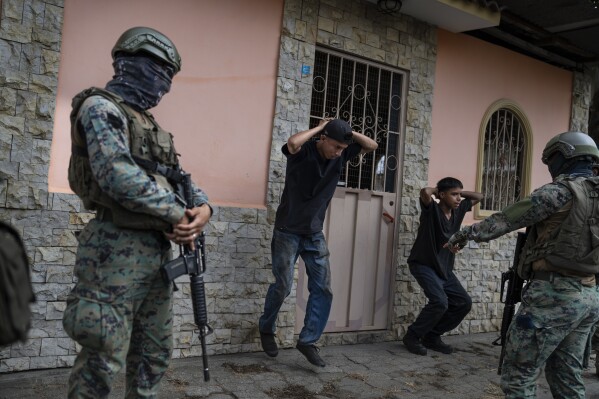 Ecuador amplía estado de excepción