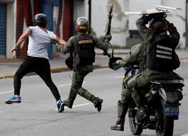 Se intensifica la represión en Venezuela con operativos de colectivos armados