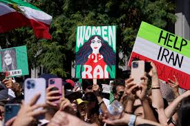Seis muertos en protestas que sacuden varias provincias de Irán