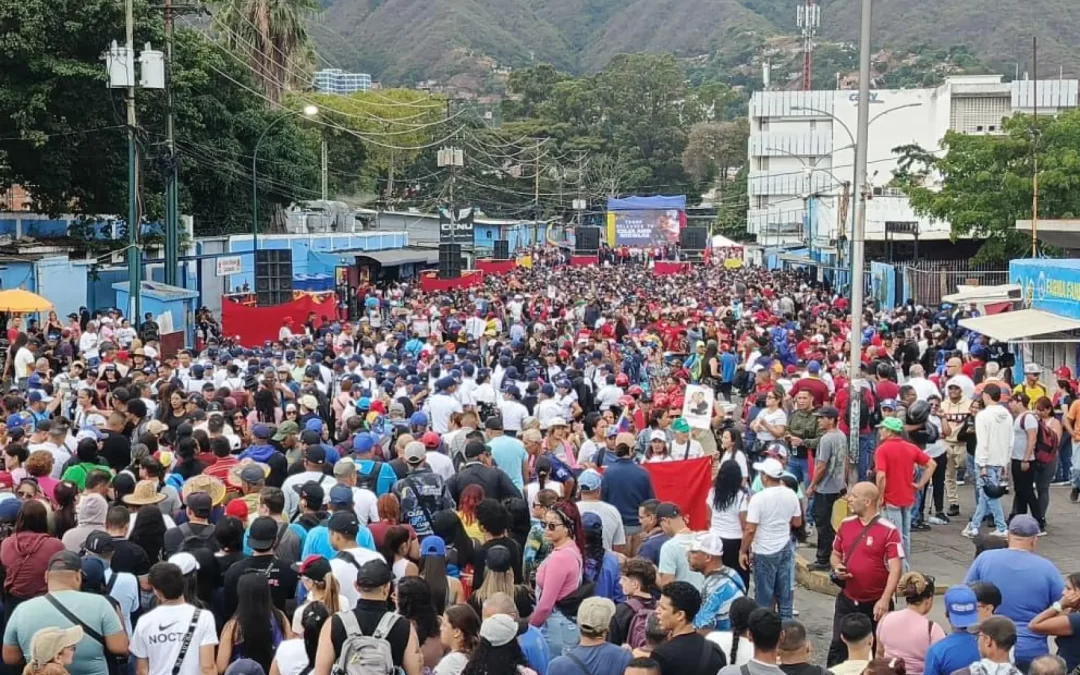 Chavistas toman las calles y Delcy Rodríguez llama “agresión criminal” a EE. UU.