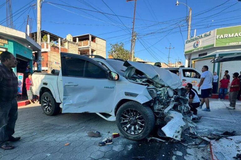 Vehículo Atropella a Peatones en Santa Cruz del Quiché Captado por Cámaras de Seguridad