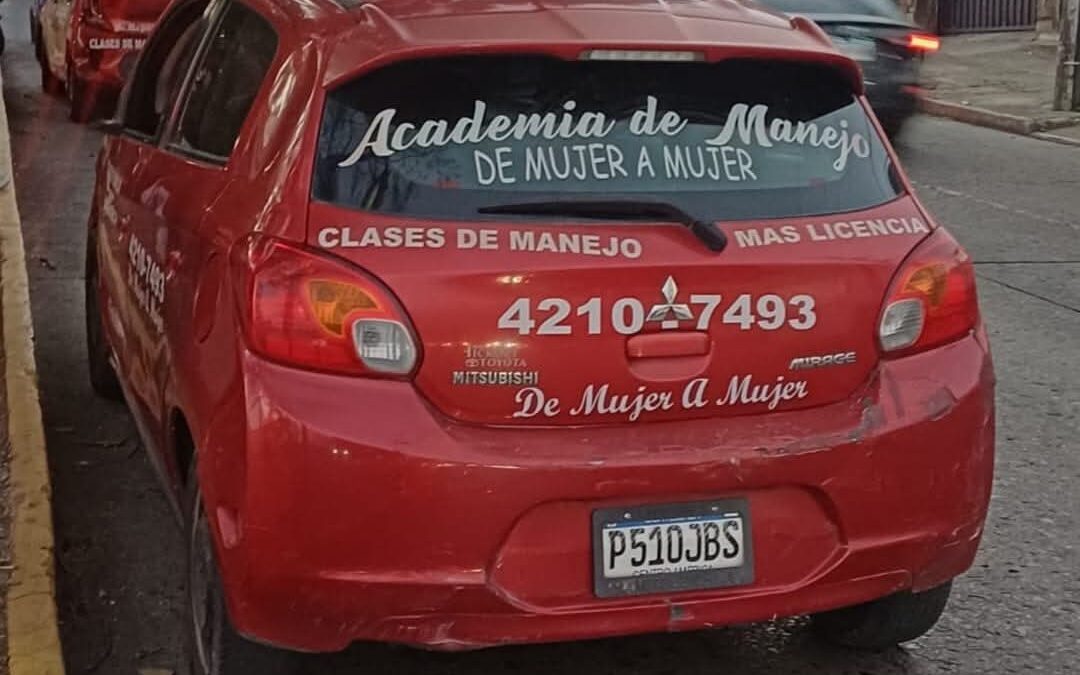 Captura Inesperada: Mujer Aprendía a Manejar, Atropella a Joven y Revela Orden por Estafa en Zona 9