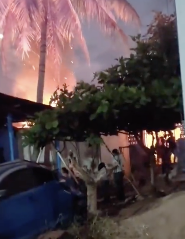 Conflicto Educativo Desata Violencia: Tres Mujeres Capturadas por Instigar Incendio en Escuela de Catarina
