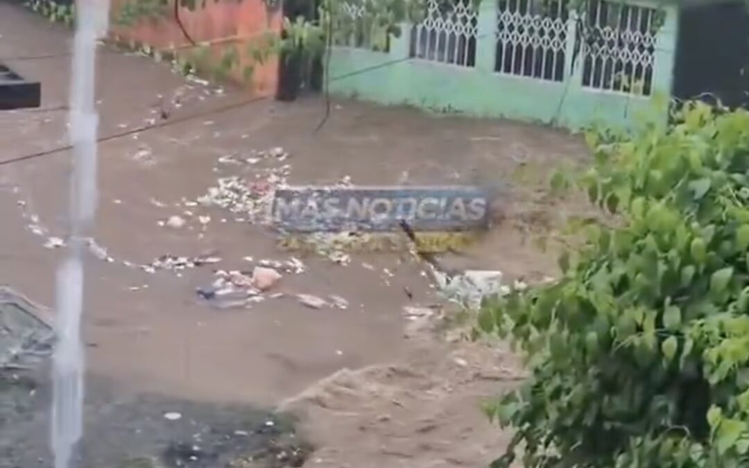 Río se Desborda en el Sector El Rastro y Genera Riesgo para Vecinos de Malacatán, San Marcos