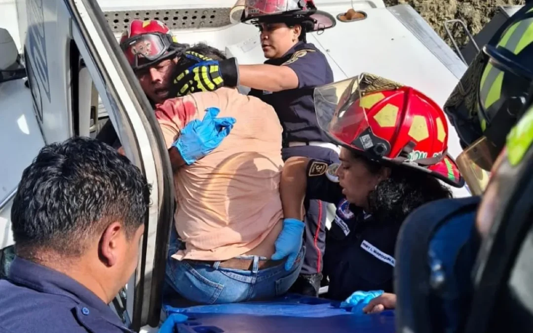 Bomberos Rescatan a Conductor Atrapado en Camión Tras Accidente en el Km 66 de la Ruta Sansare-Sanarate