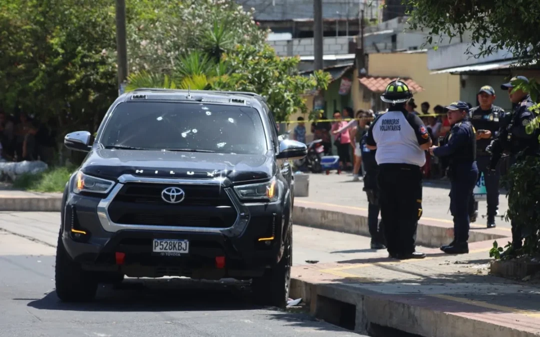 Disparos en Colonia Eterna Primavera, Villa Nueva: Un Hombre Muere Dentro de su Vehículo y Otro Resulta Herido
